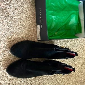 Tommy Hilfiger women’s black suede booties, new in box, size 11